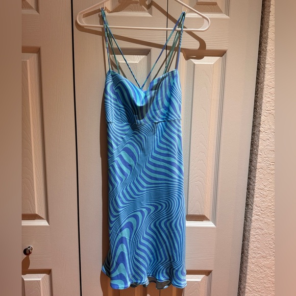 NWT Zara swirl dress size Medium - Picture 4 of 8